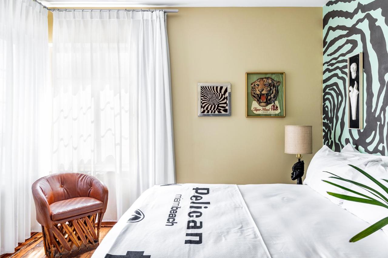 Deluxe Queen Room at Pelican Hotel
