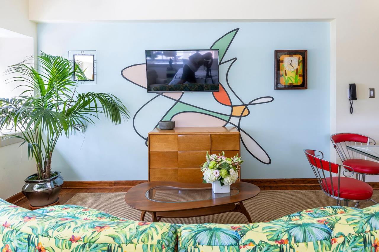 King Suite with Ocean View at Pelican Hotel