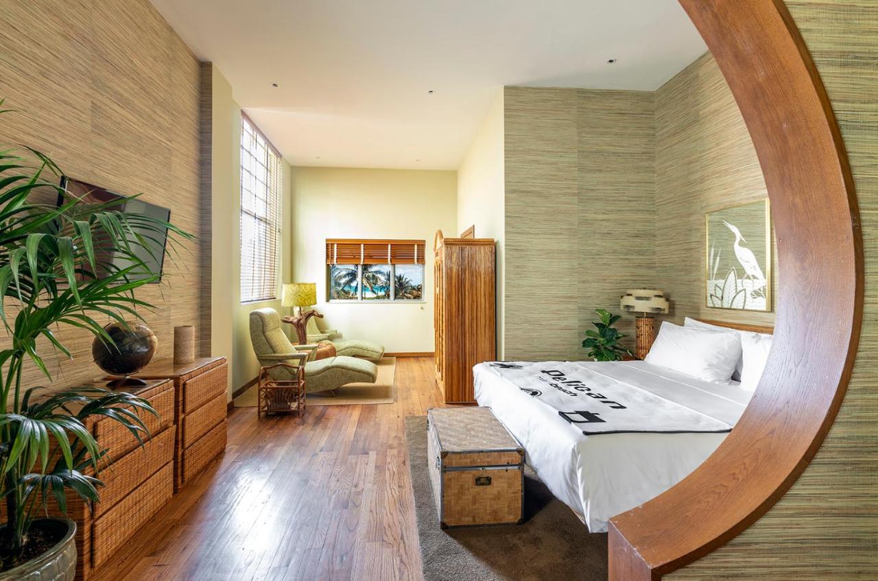 Deluxe King Suite Accessible at Pelican Hotel