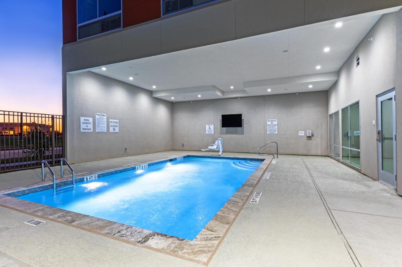 | Holiday Inn Express & Suites - Houston SW - Rosenberg, an IHG Hotel