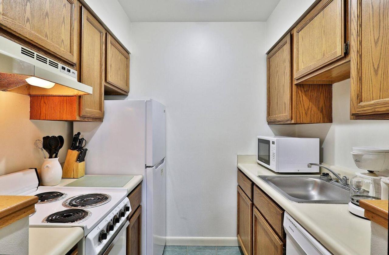 | 208 Cedarbrook One bedroom Queen Suite