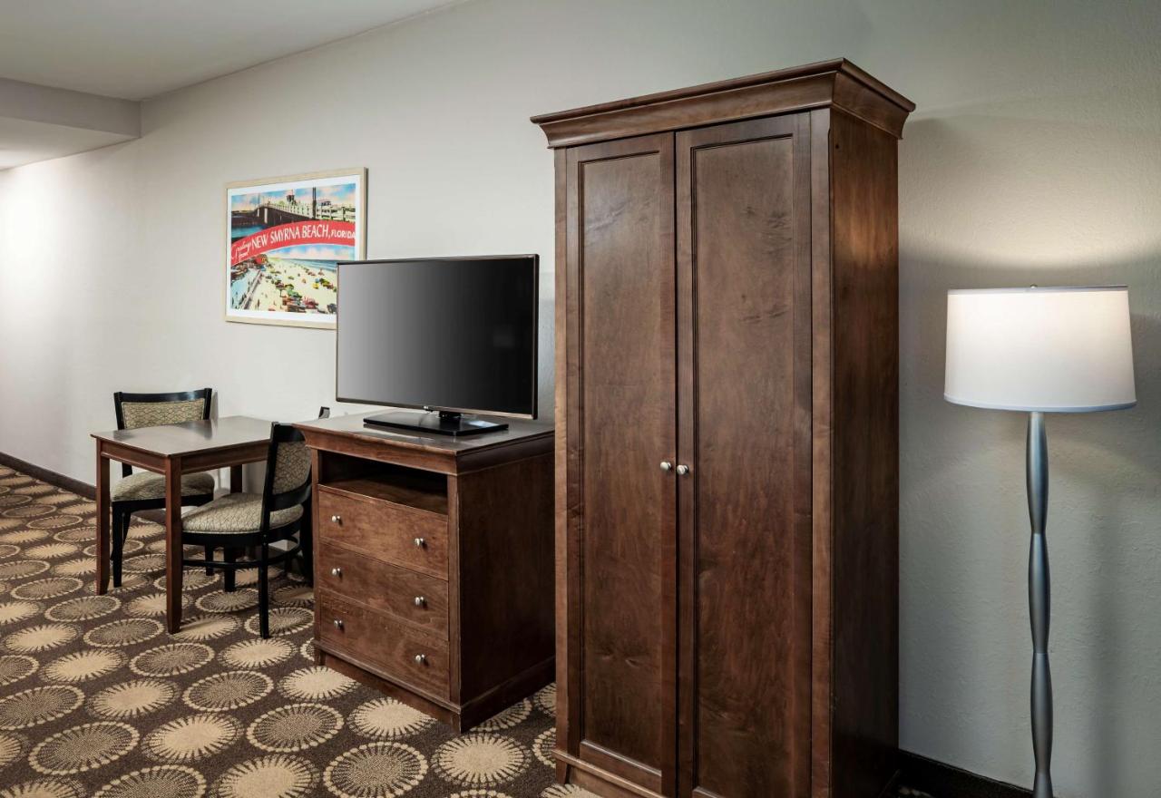 King Room with Balcony and Ocean View - Non-Smoking at Best Western New Smyrna Beach Hotel & Suites