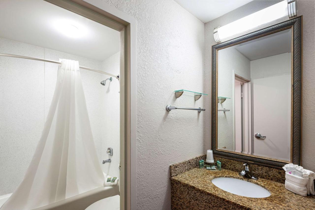 King Room with Balcony and Ocean View - Non-Smoking at Best Western New Smyrna Beach Hotel & Suites