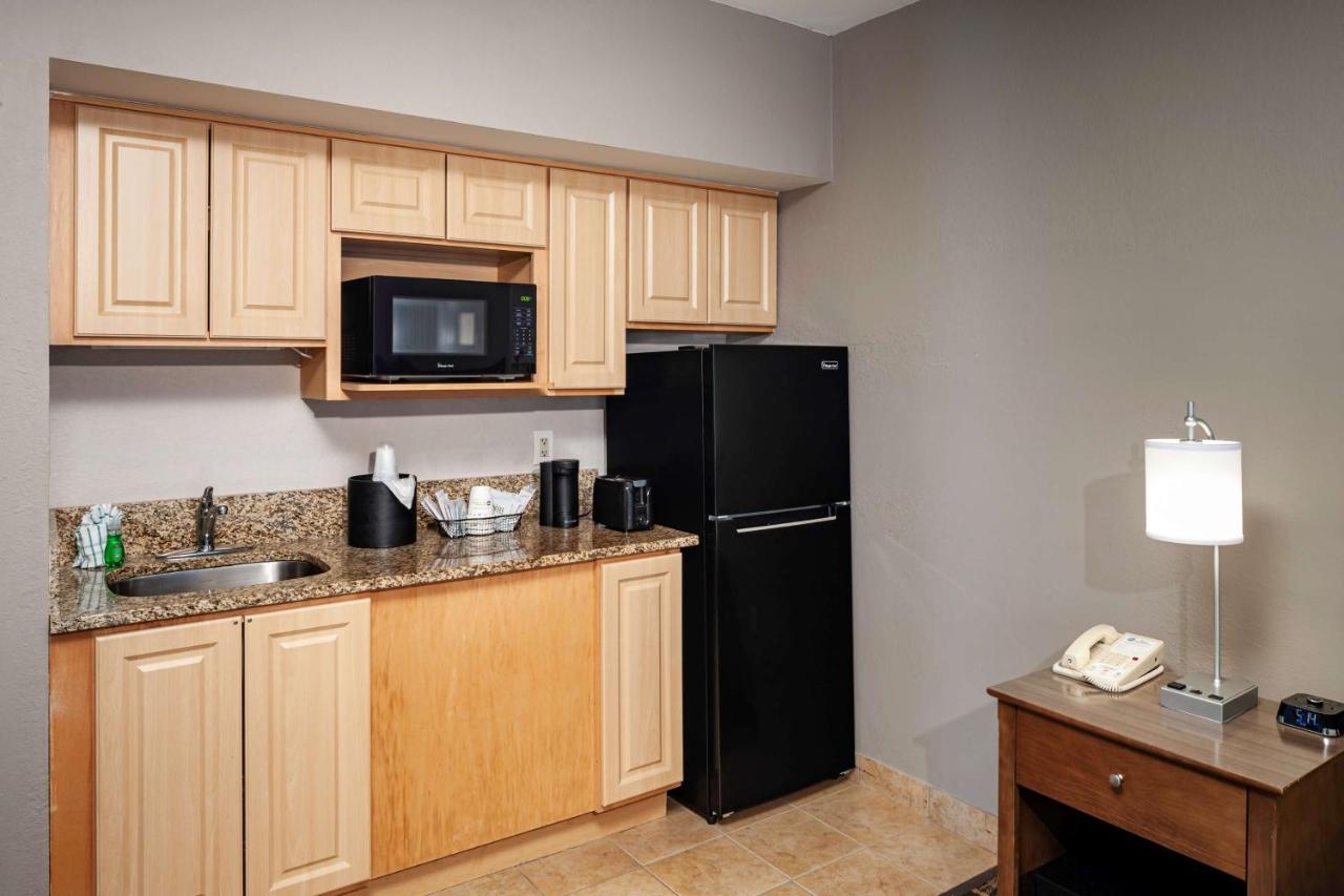 King Suite with Balcony and Ocean View - Non-Smoking at Best Western New Smyrna Beach Hotel & Suites