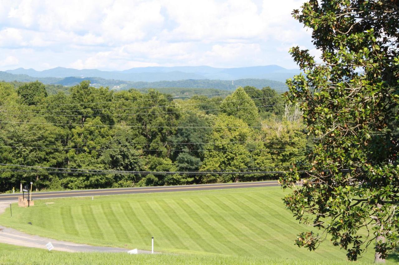 | Rockbridge Inn