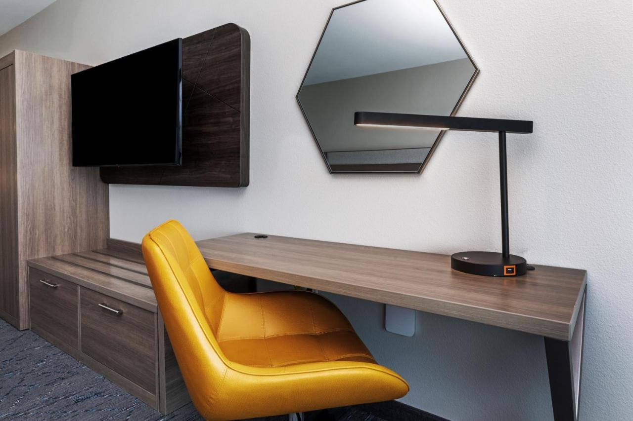 | Holiday Inn Express & Suites - Houston SW - Rosenberg, an IHG Hotel