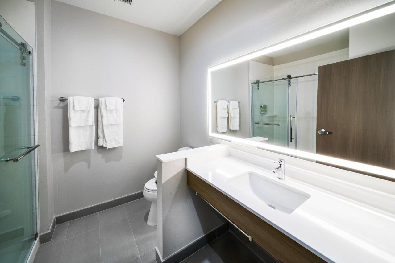 | Holiday Inn Express & Suites - Houston SW - Rosenberg, an IHG Hotel