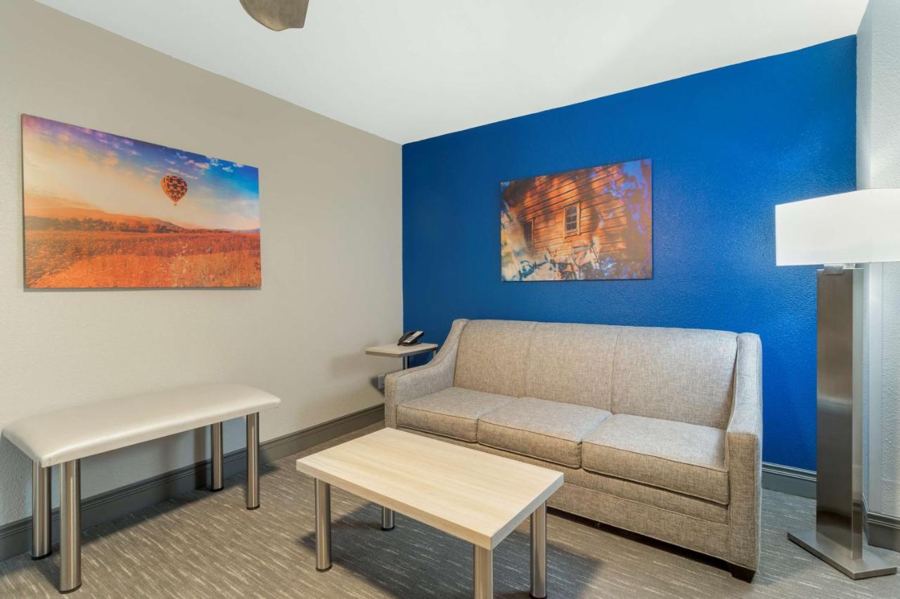 Queen Suite with Two Queen Beds at Best Western Plus Cleveland Inn & Suites