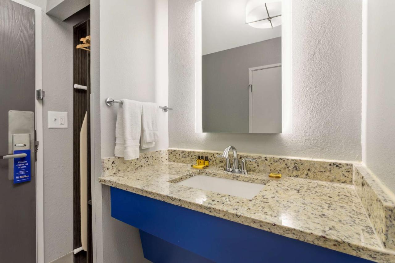 King Room at Best Western Plus Cleveland Inn & Suites
