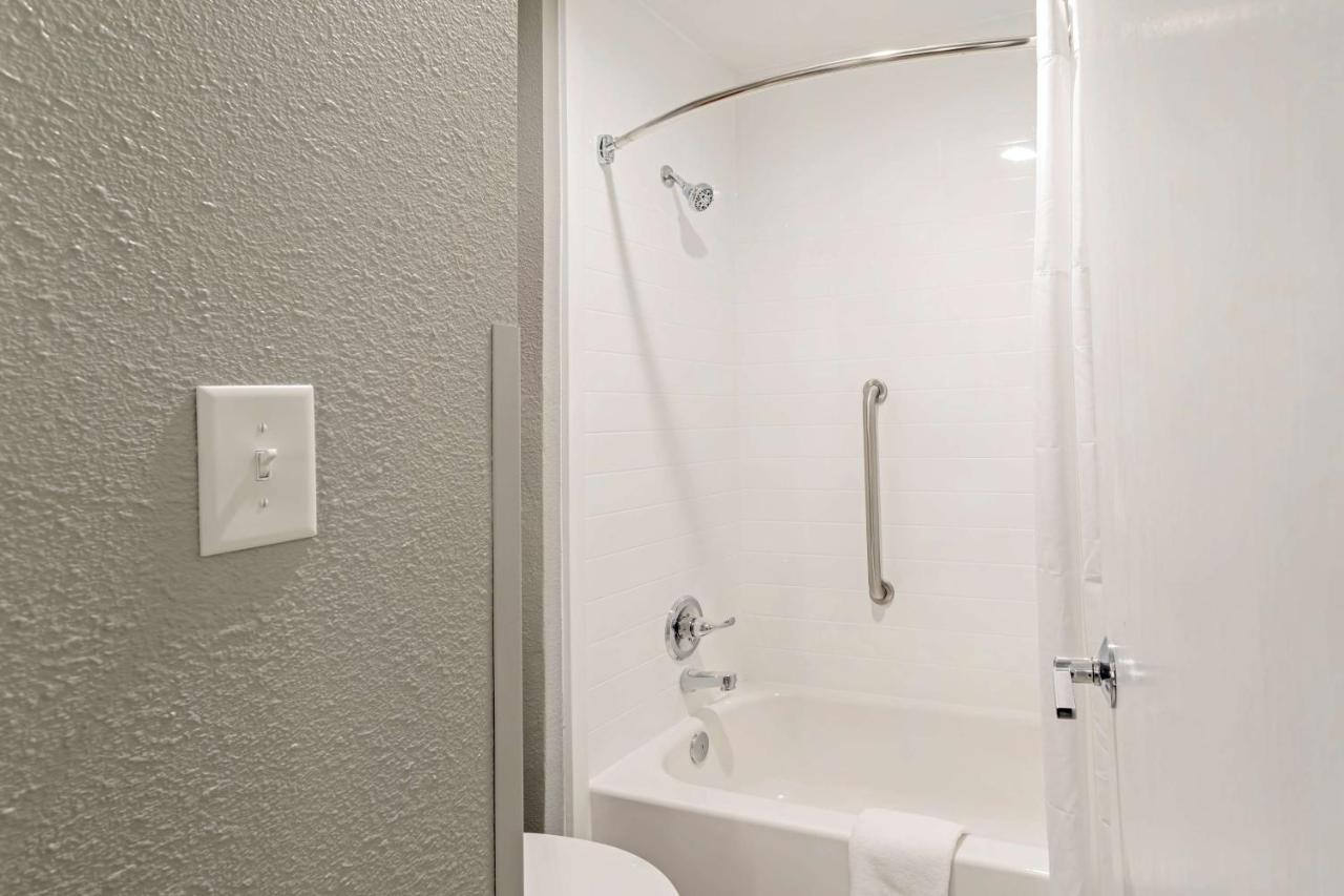 King Room at Best Western Plus Cleveland Inn & Suites