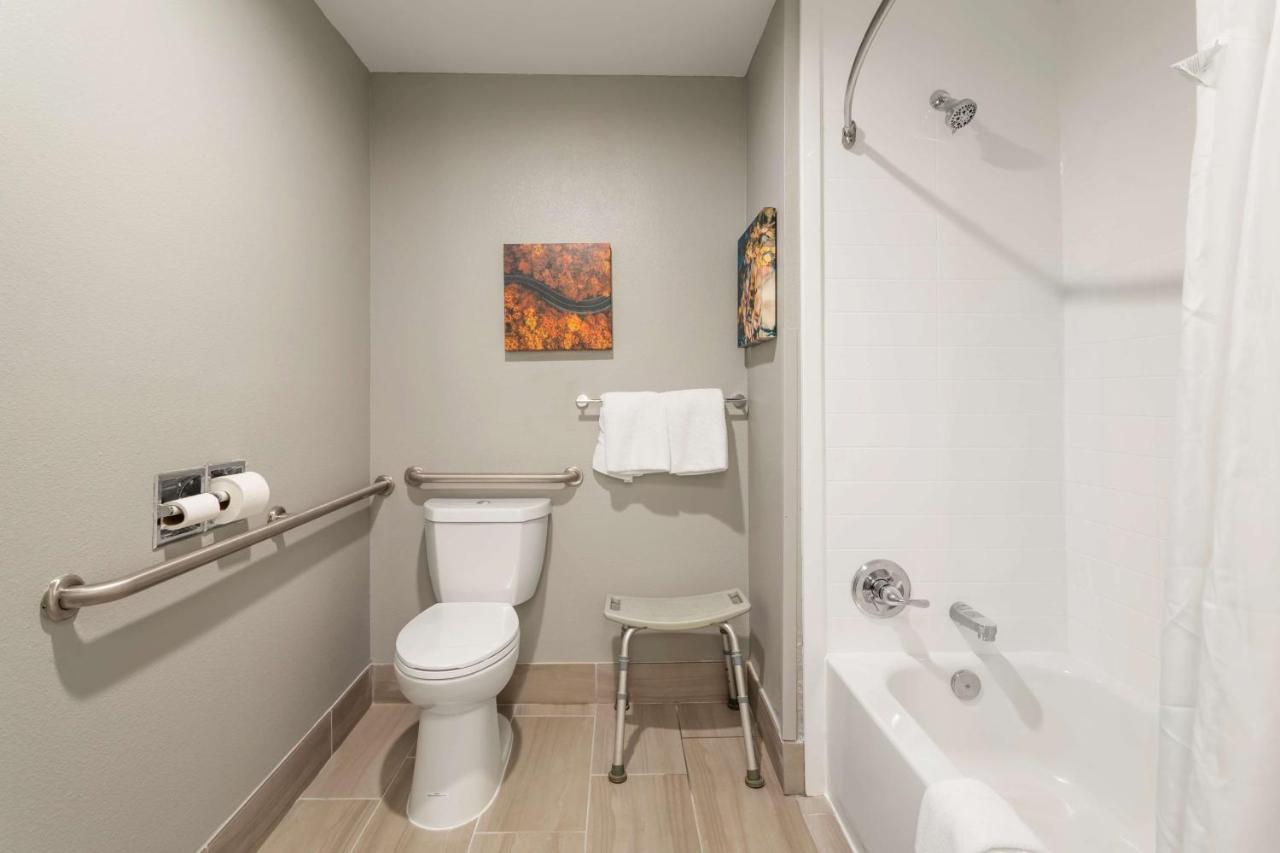 King Room - Communication Assistance at Best Western Plus Cleveland Inn & Suites