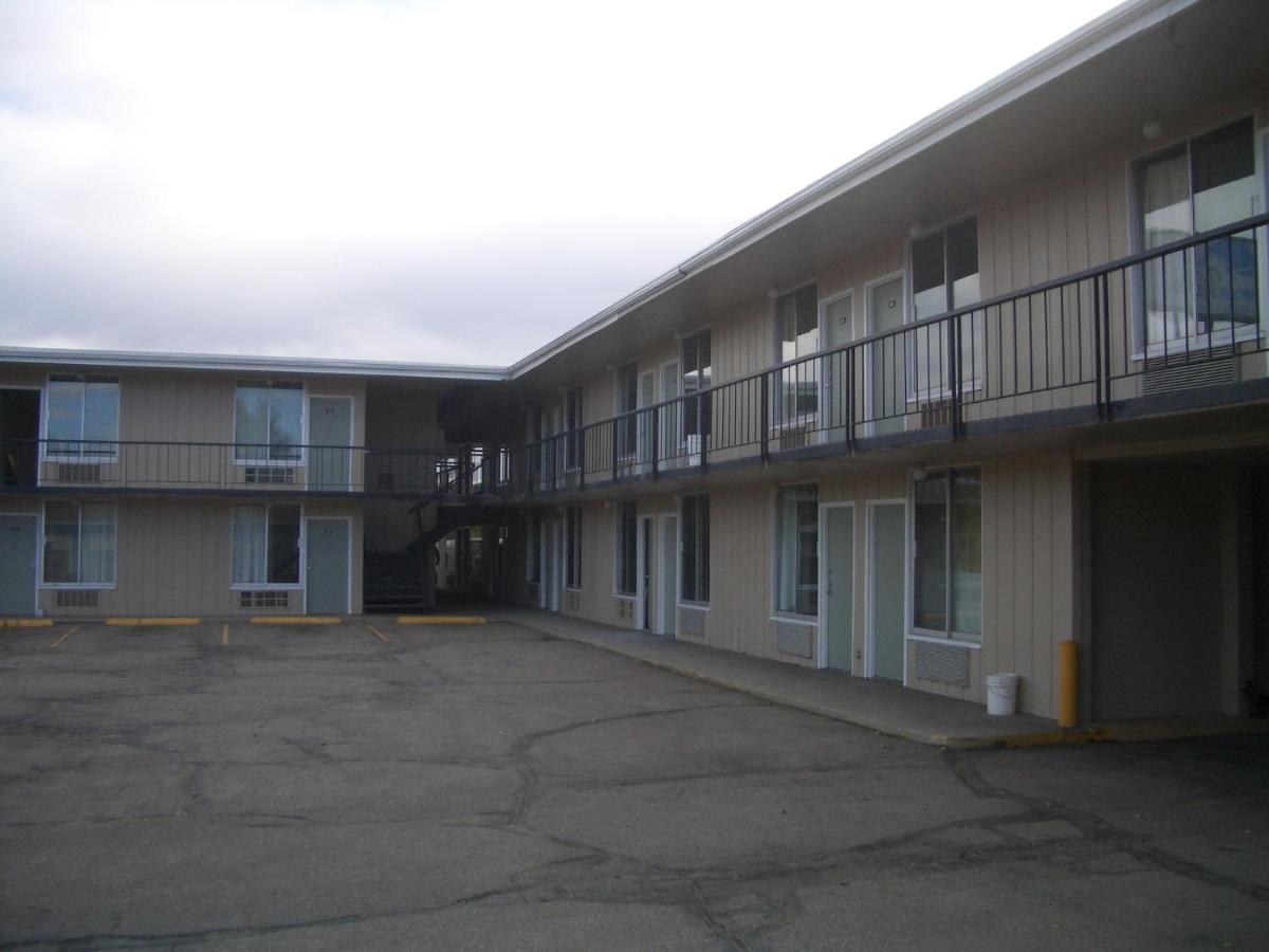  | Laramie Valley Inn
