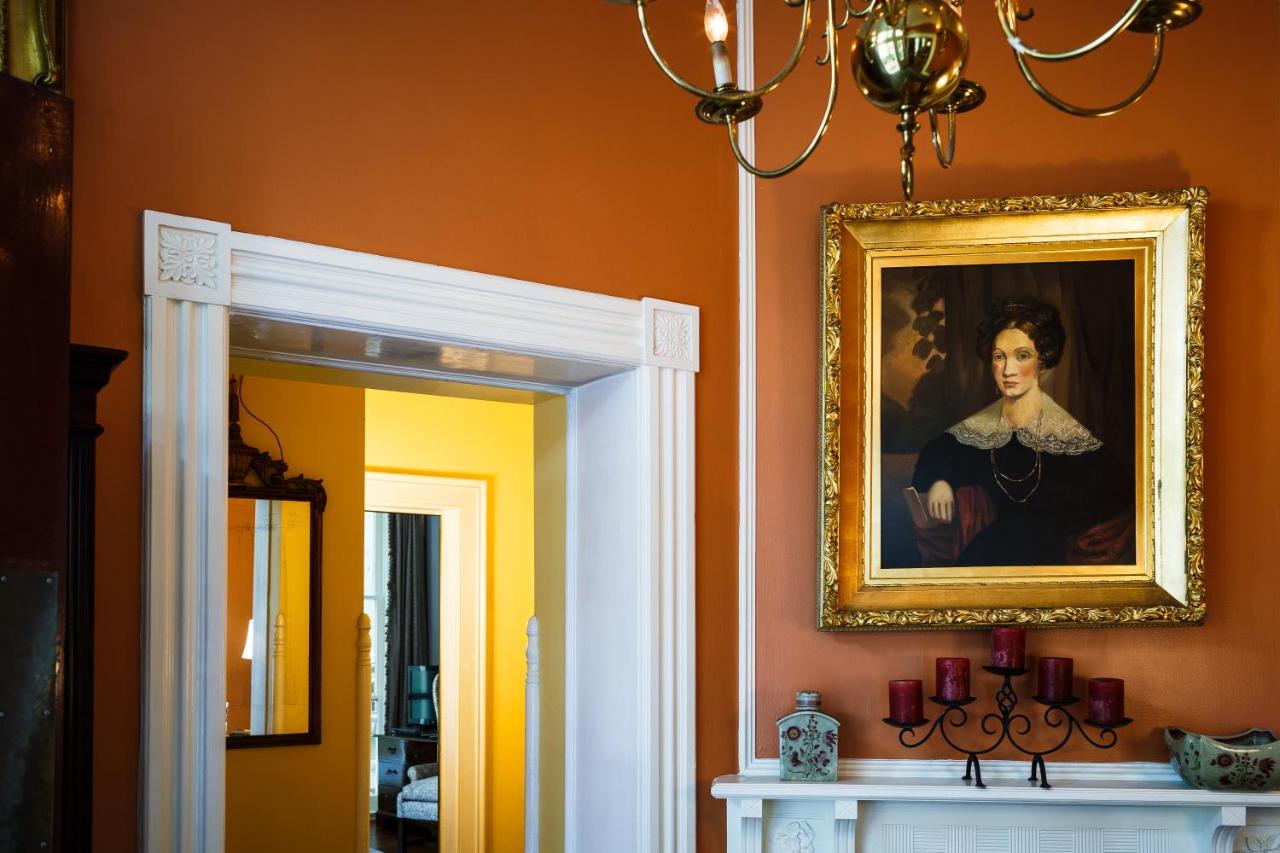 | Eliza Thompson House, Historic Inns of Savannah Collection