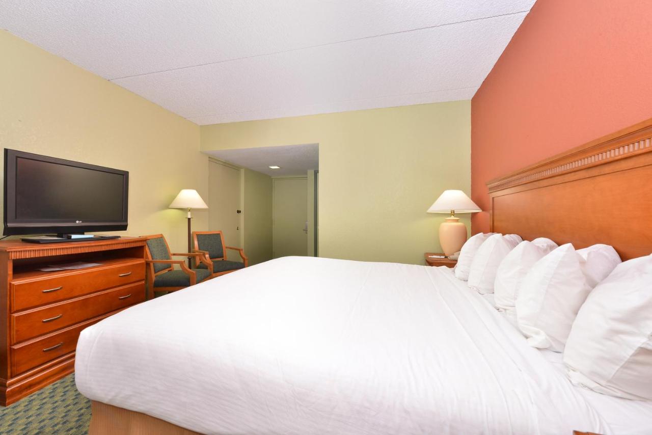 Standard King Room with Work Area and Patio - Non-Smoking at Quality Inn Payson