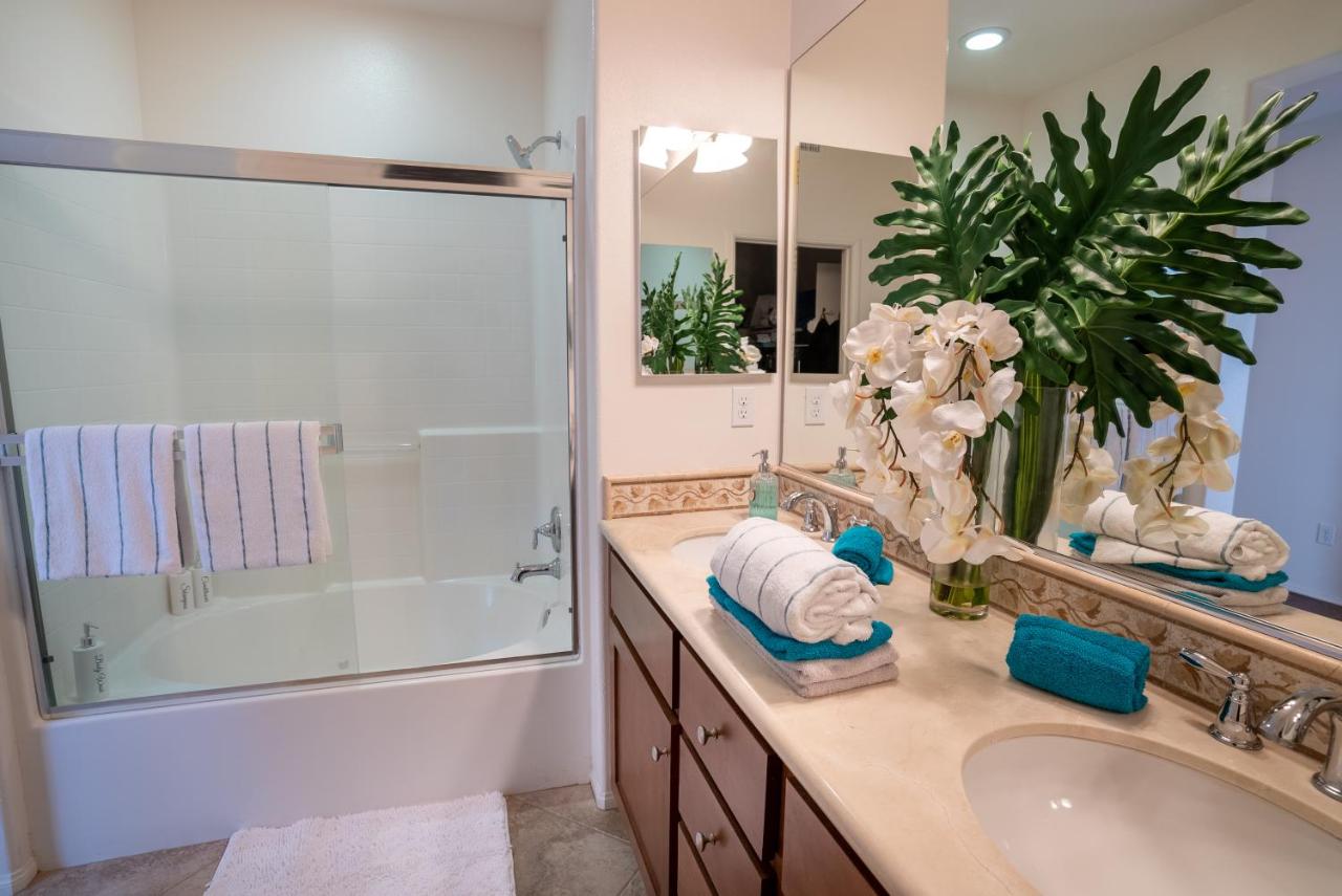 | House of Verrett Beach Villa-Ventura Sleeps 8, 4-min from Beach, Perfect for Honeymoons