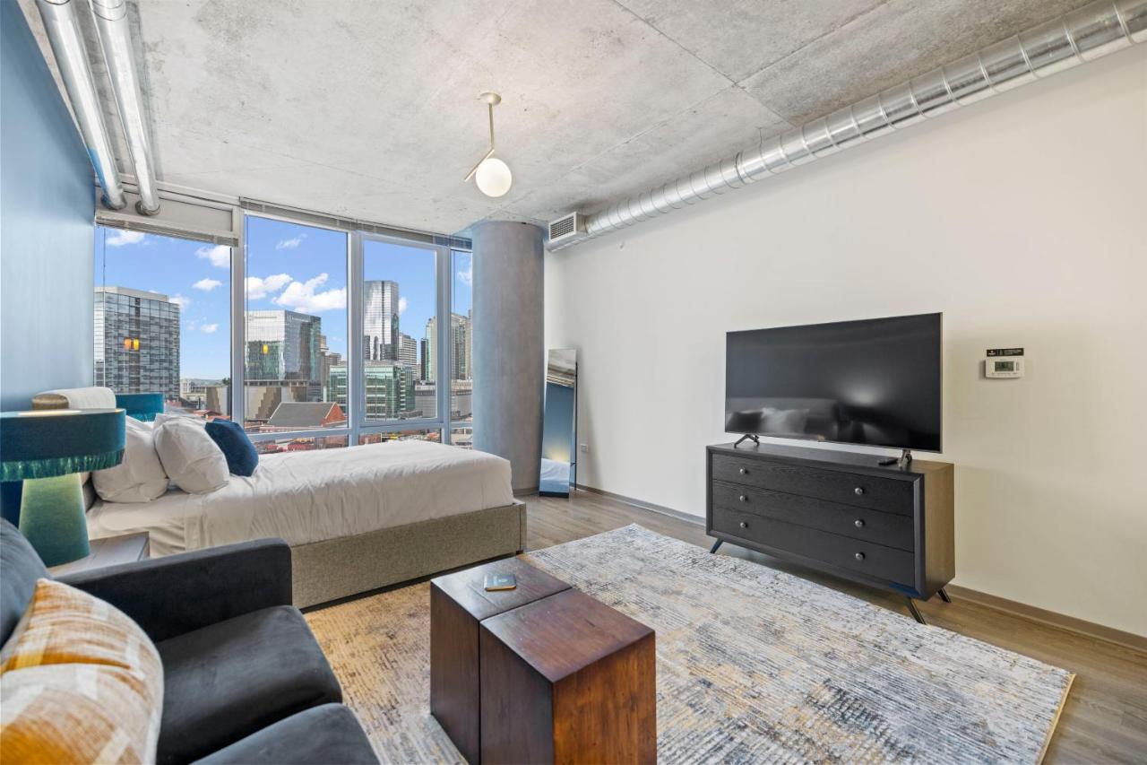 Studio at Placemakr Premier SoBro