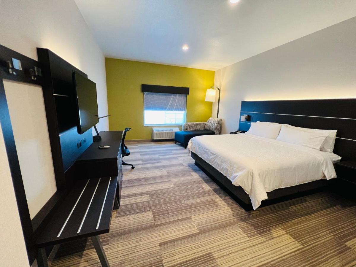  | Holiday Inn Express & Suites Salinas, an IHG Hotel