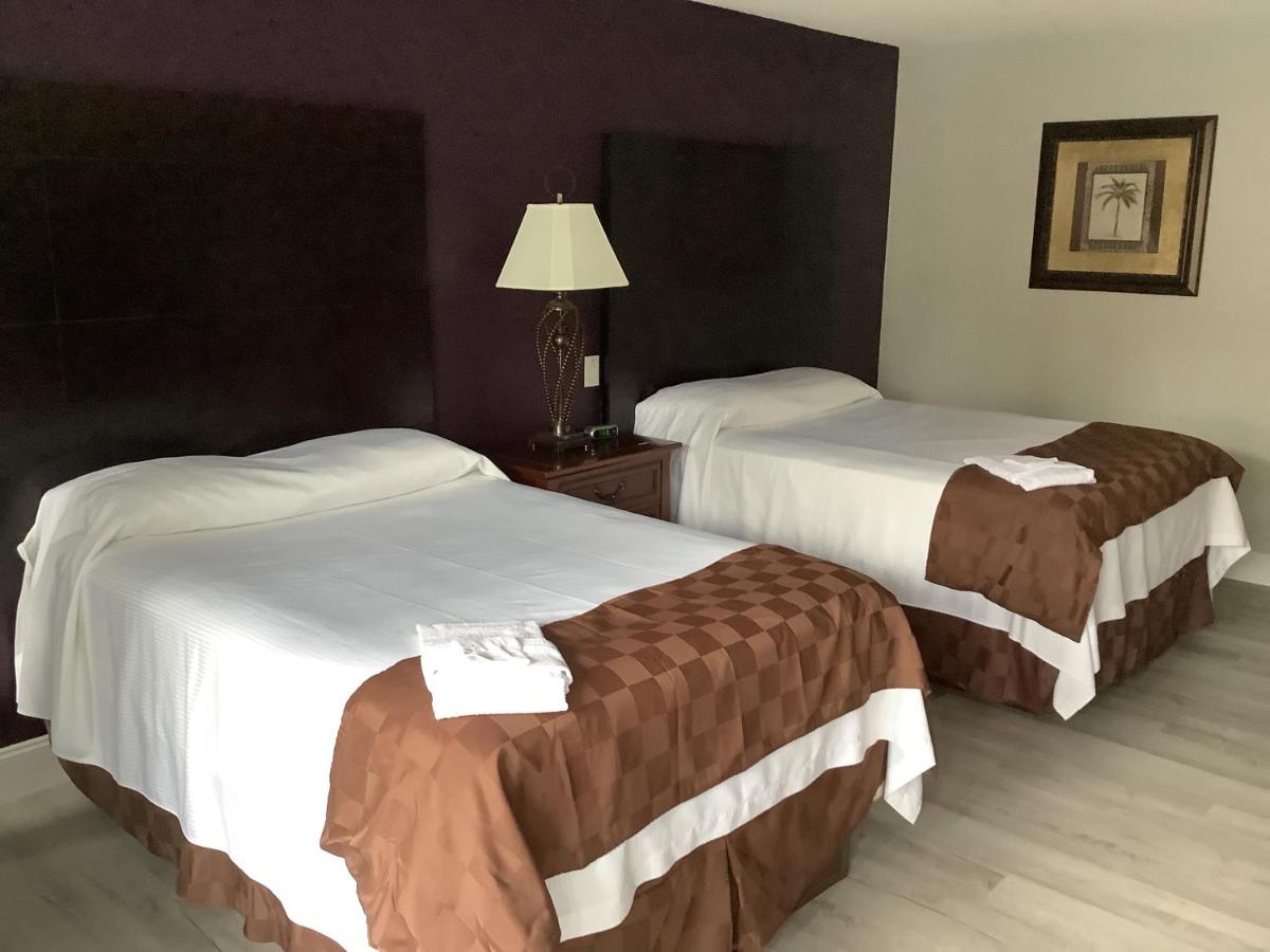 Double Room at Heritage Park Inn