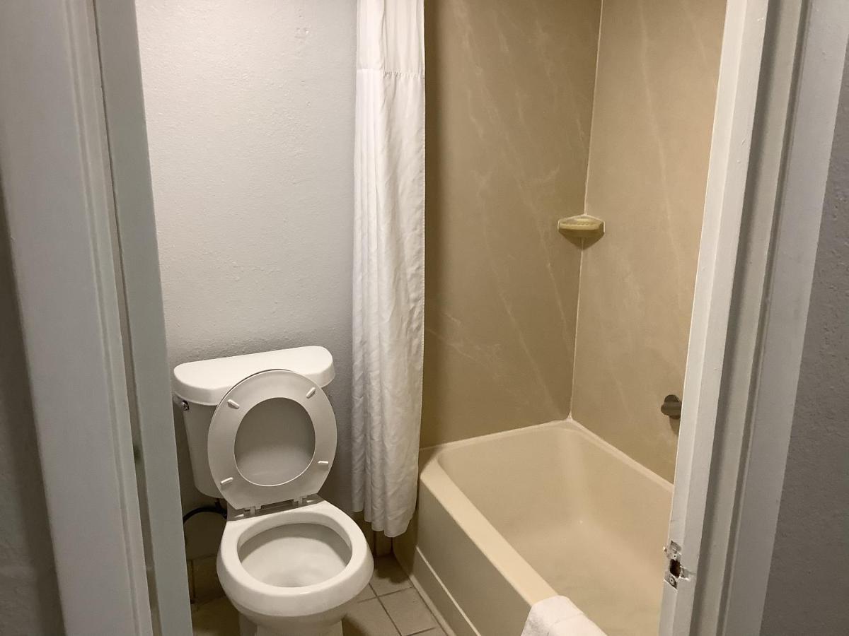 Double Room at Heritage Park Inn