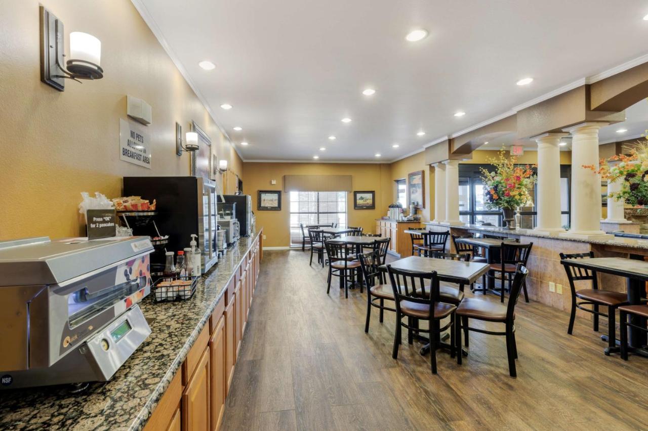 | Best Western Plus Red River Inn