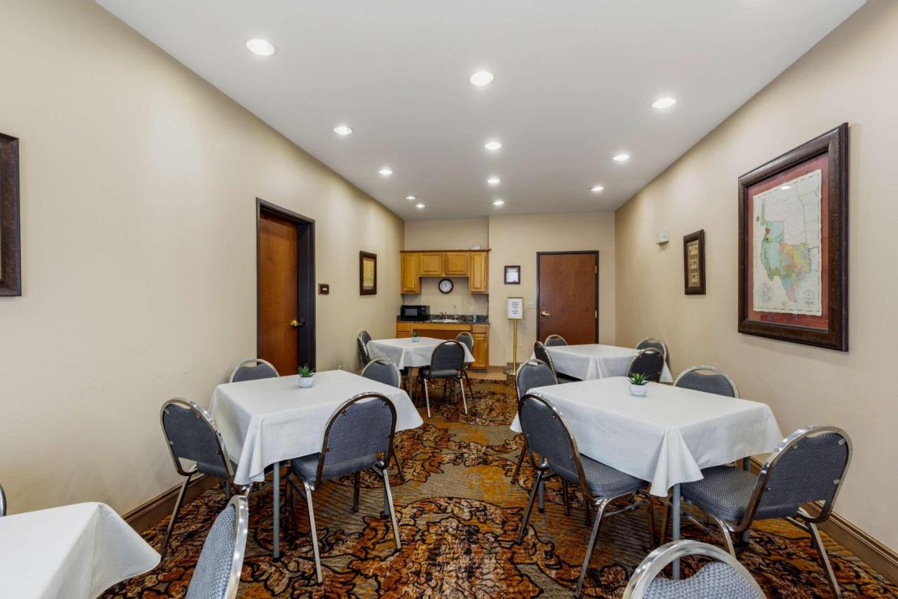 | Best Western Plus Red River Inn