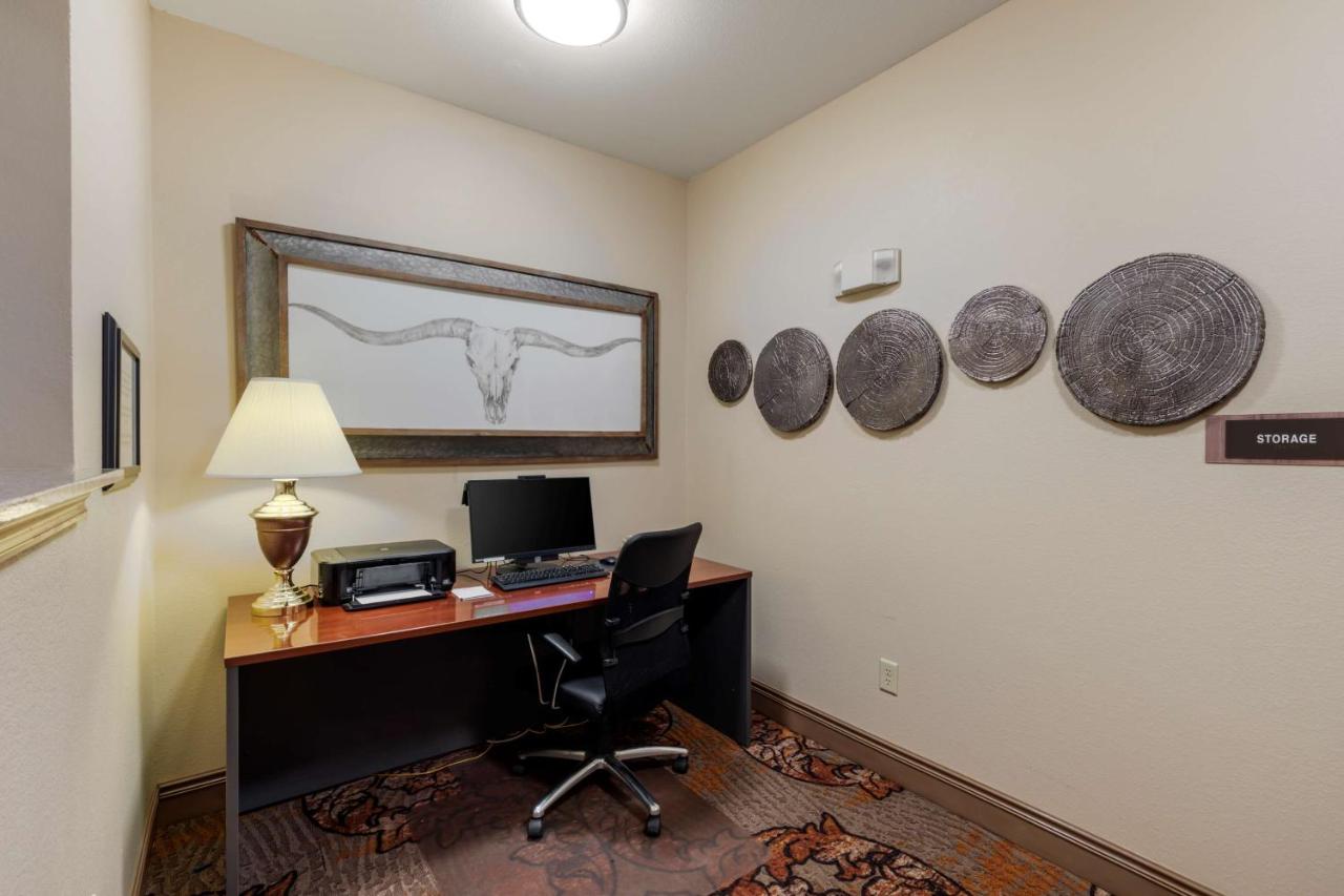 | Best Western Plus Red River Inn