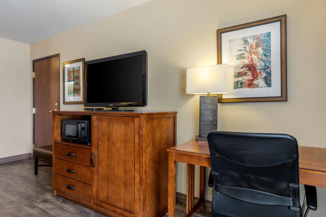 | Best Western Plus Red River Inn