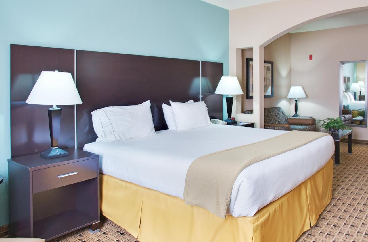  | Holiday Inn Express & Suites Energy Corridor West Oaks