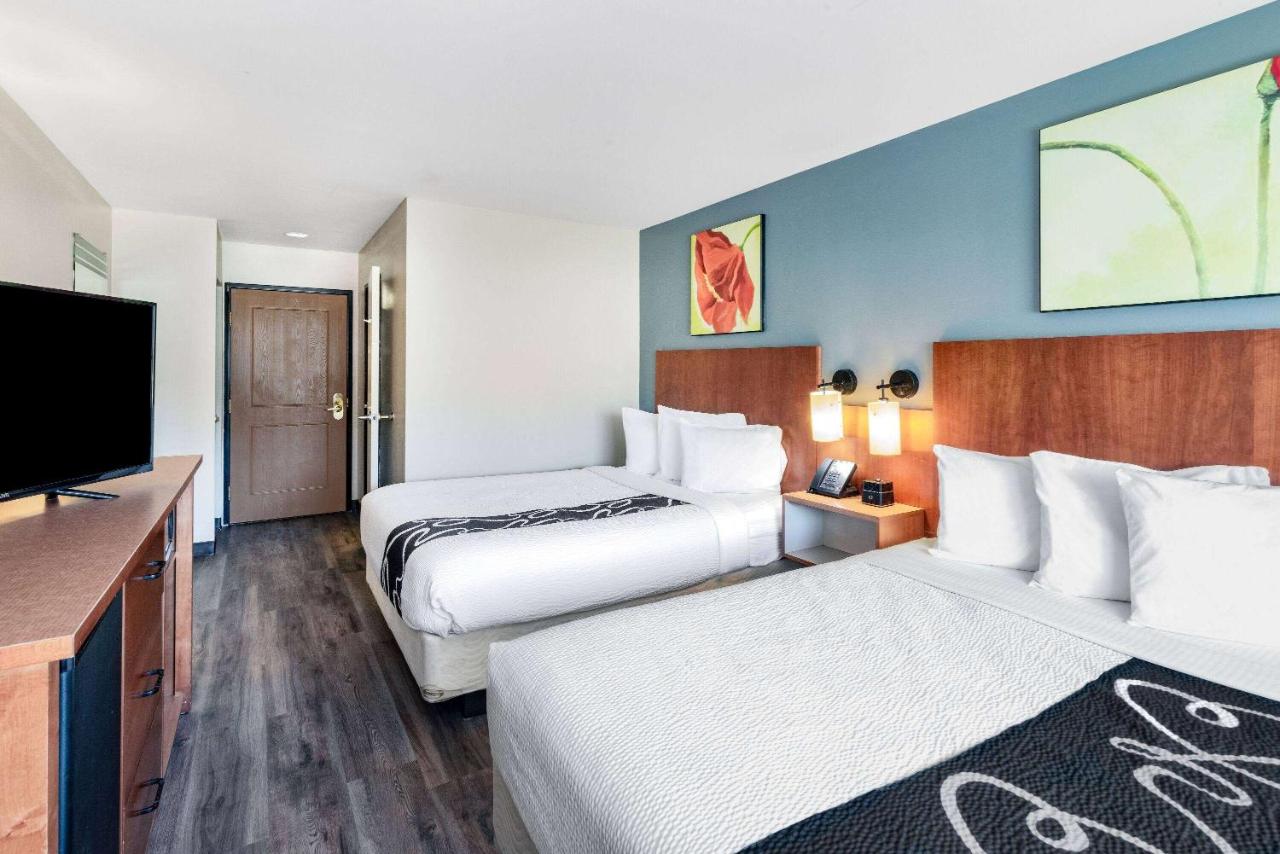 Deluxe Queen Room with Two Queen Beds at La Quinta Inn & Suites by Wyndham Helena