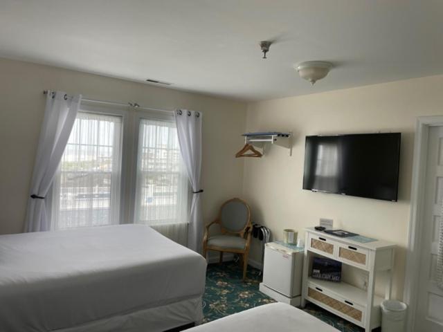  | Hotel Macomber