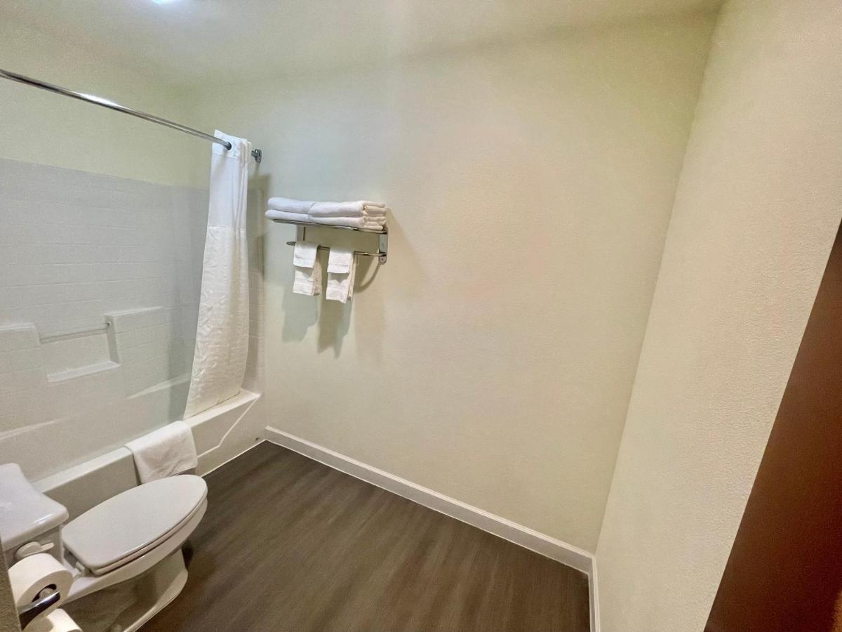 Deluxe Double Room at FairBridge Inn & Suites Cuero