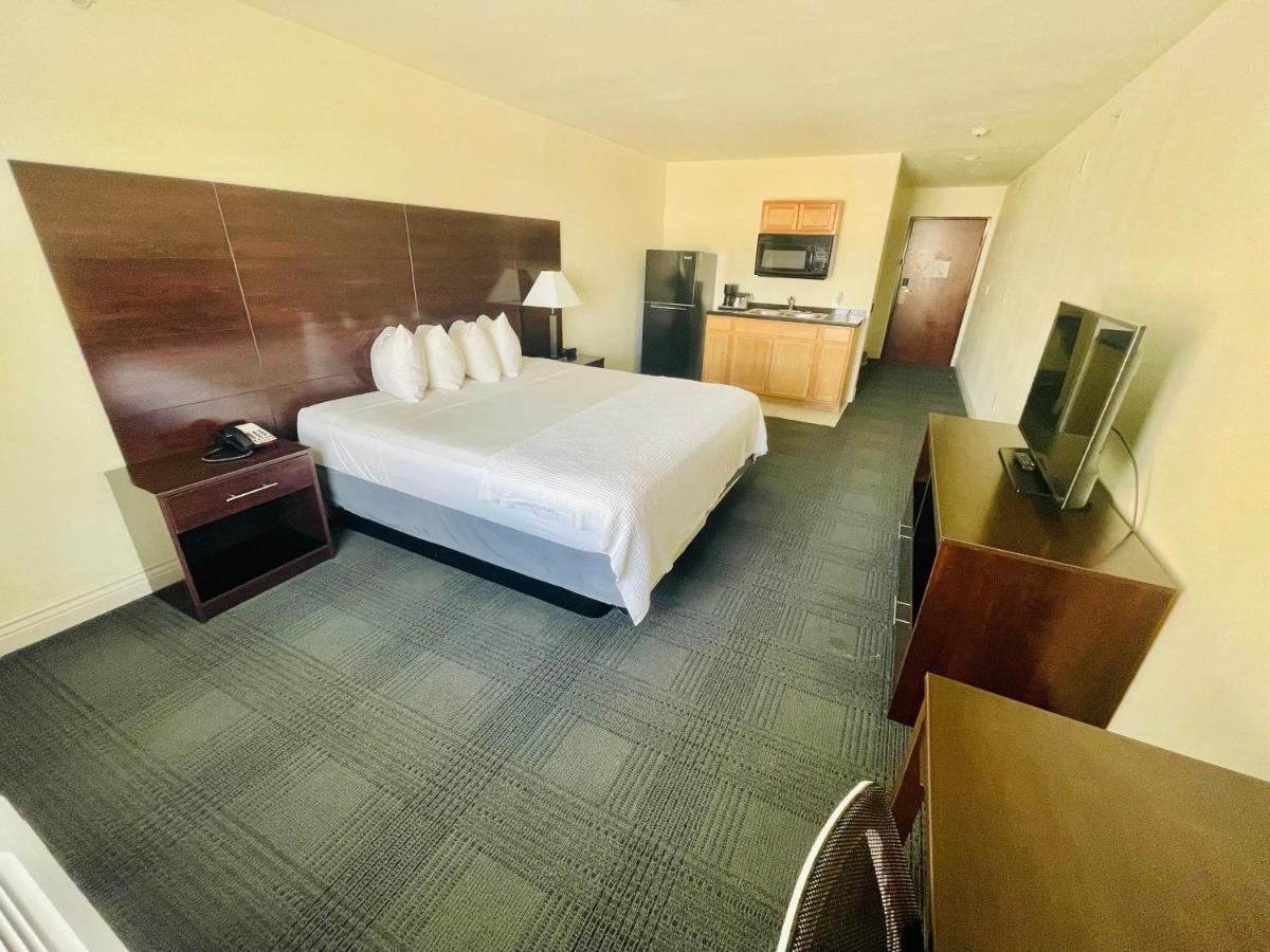 Deluxe King Suite at FairBridge Inn & Suites Cuero