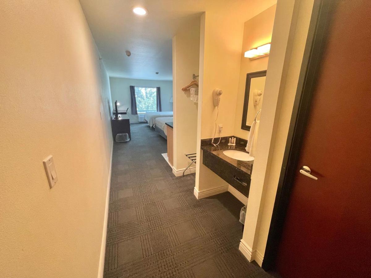 Deluxe Double Room at FairBridge Inn & Suites Cuero