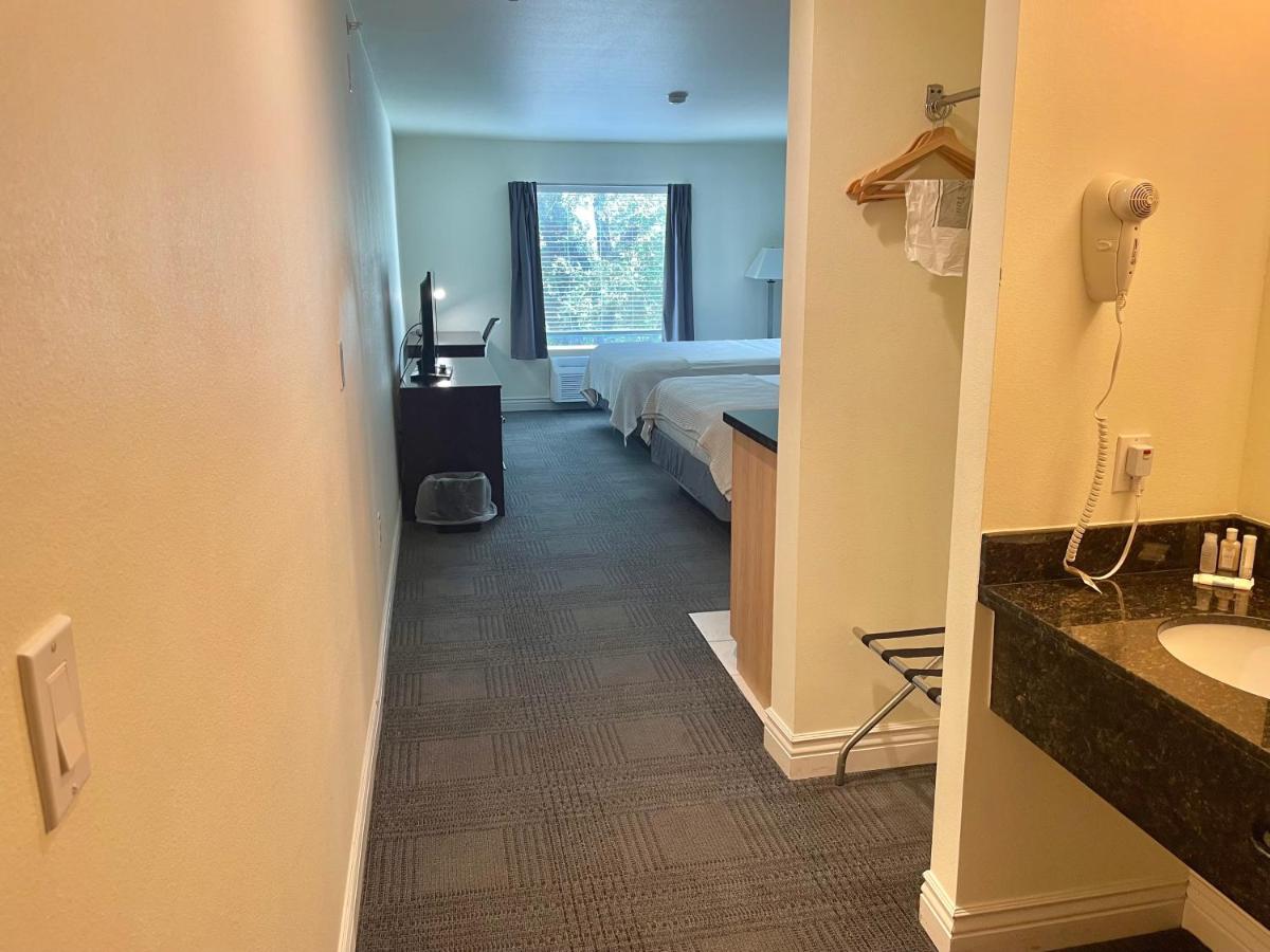 Deluxe Double Room at FairBridge Inn & Suites Cuero