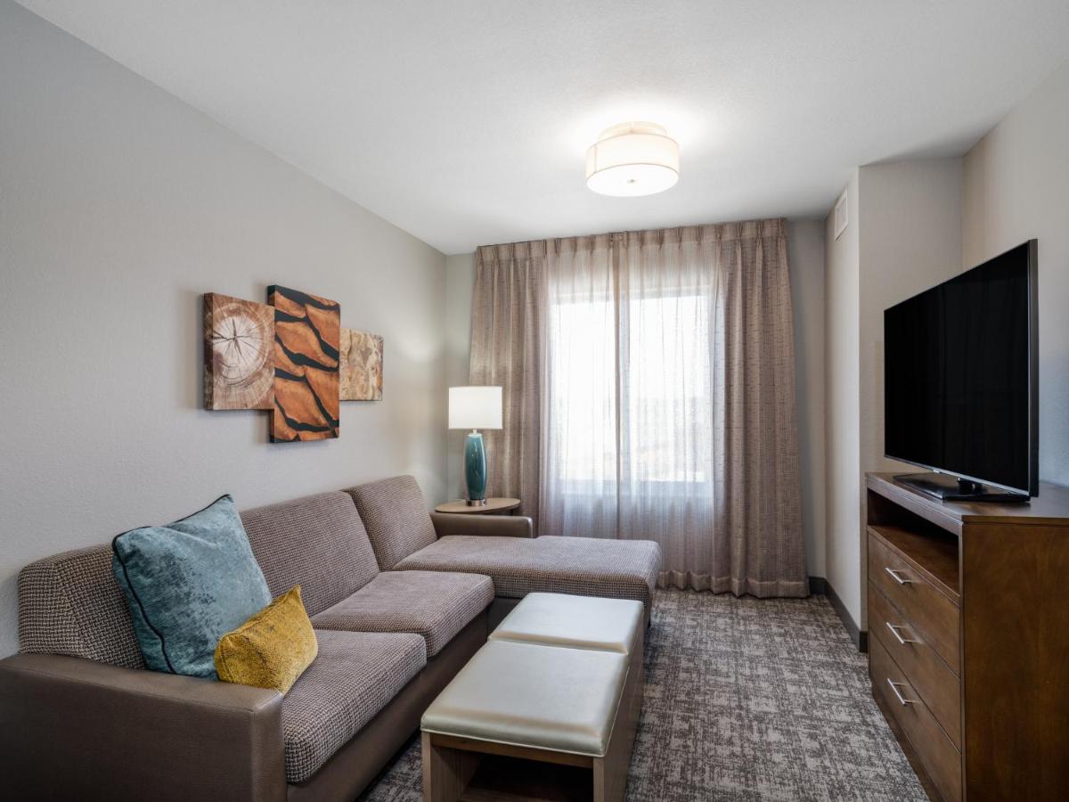 One-Bedroom Queen Suite - Hearing Accessible - Non-Smoking at Staybridge Suites Sioux City Southeast by IHG