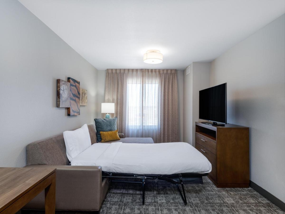 One-Bedroom Queen Suite - Hearing Accessible - Non-Smoking at Staybridge Suites Sioux City Southeast by IHG