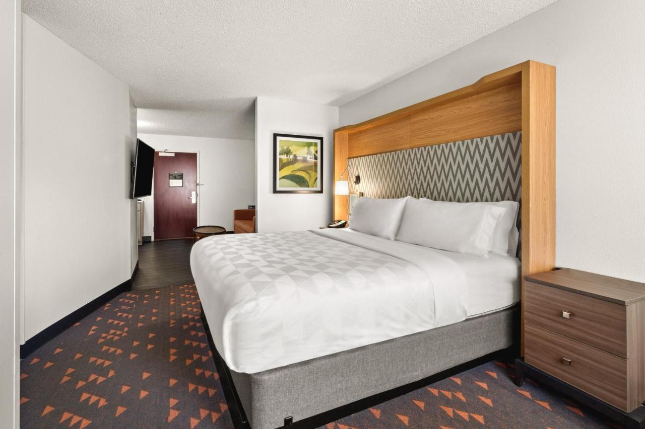  | Holiday Inn & Suites Bothell an IHG Hotel