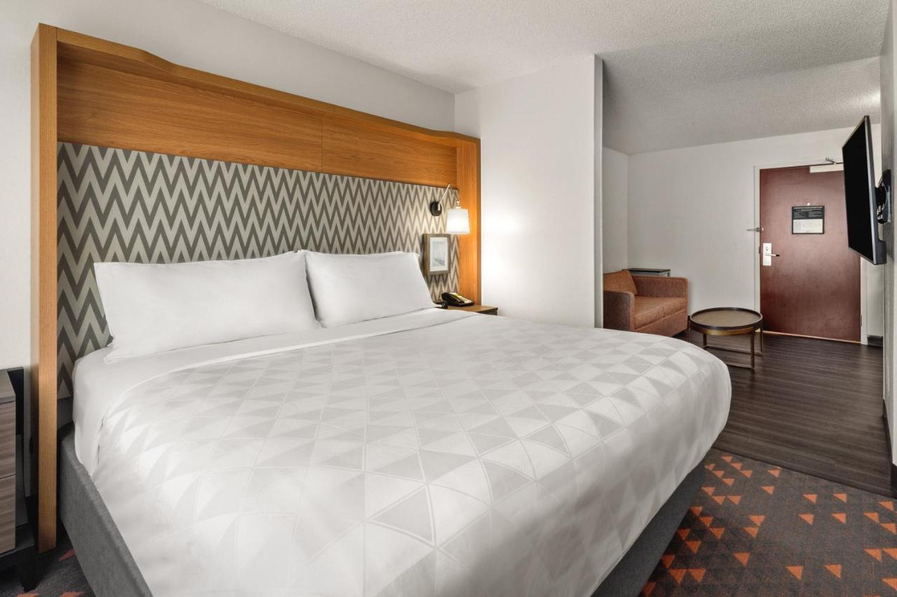  | Holiday Inn & Suites Bothell an IHG Hotel