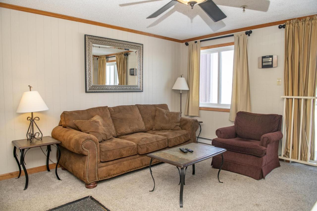 | Stroll to Slopes, Village Area, Ski in-out MtLodge 236