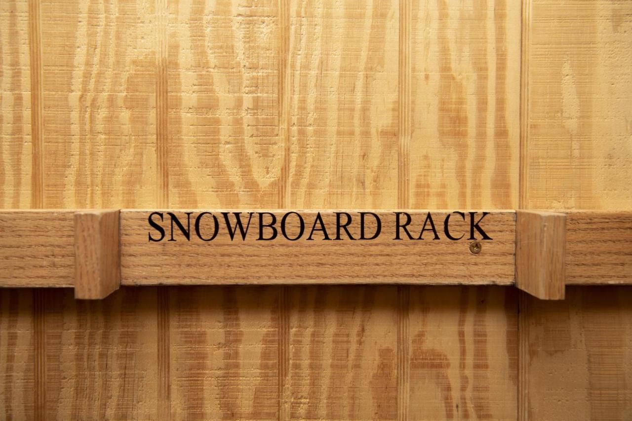 | Stroll to Slopes, Village Area, Ski in-out MtLodge 236