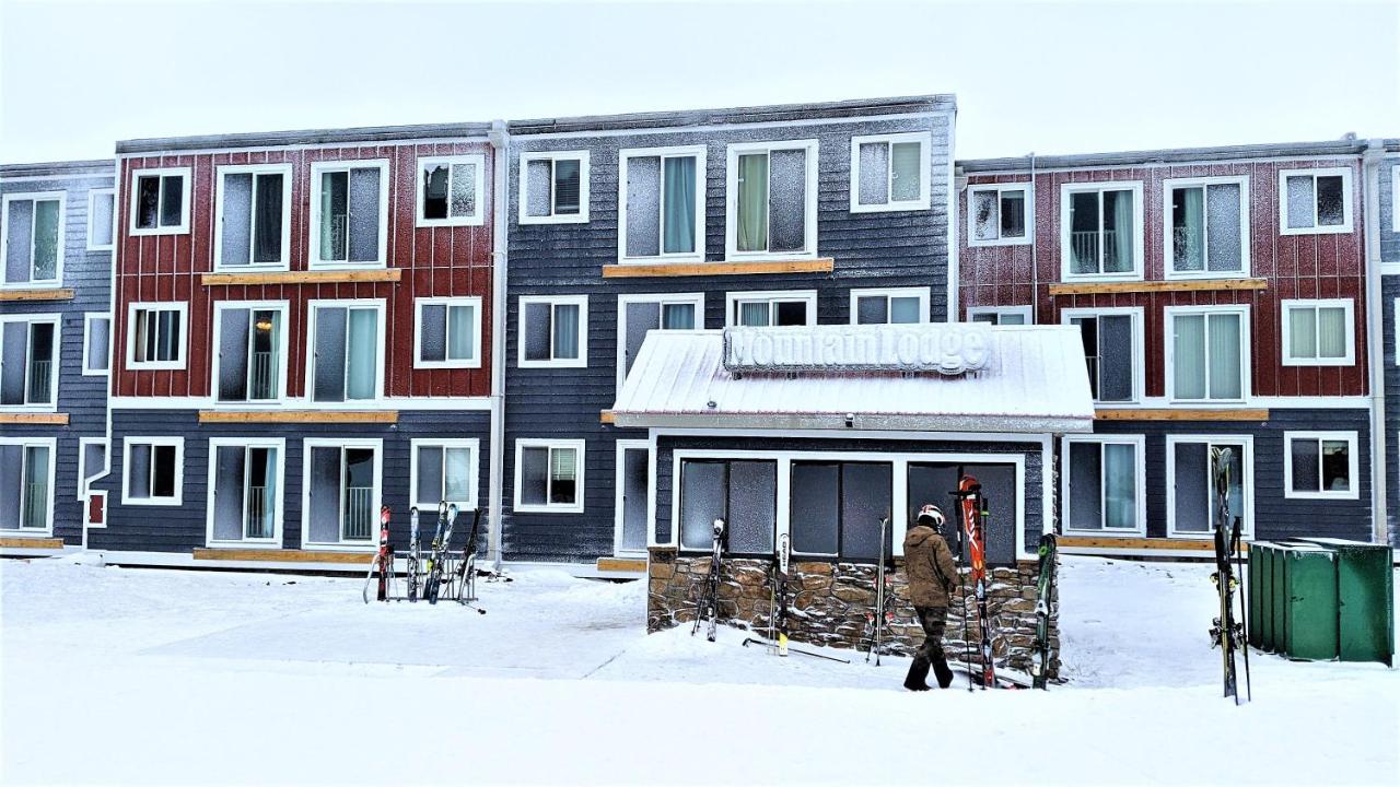 | Stroll to Slopes, Village Area, Ski in-out MtLodge 236