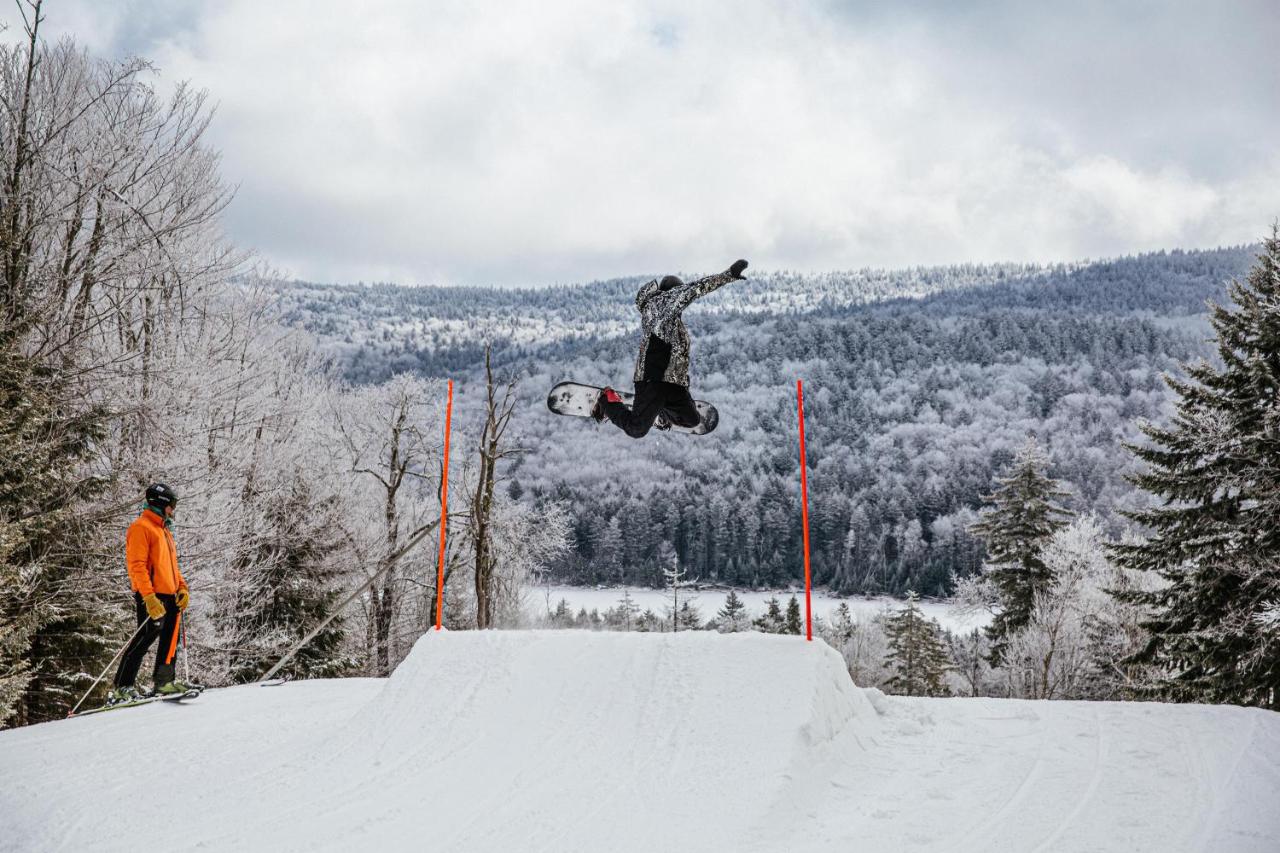 | Stroll to Slopes, Village Area, Ski in-out MtLodge 236