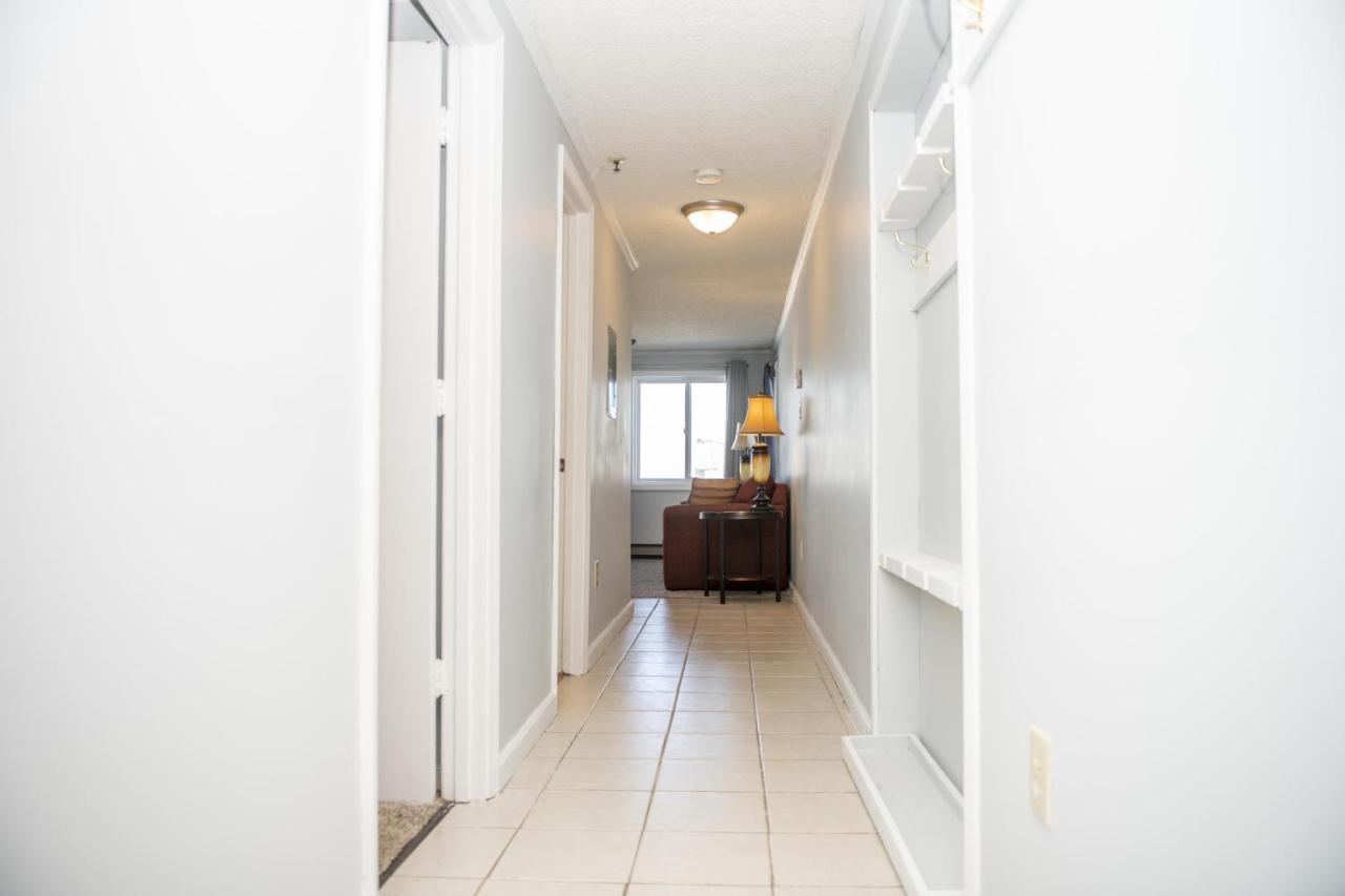 | Stroll to Slopes, Village Area, Ski in-out MtLodge 242