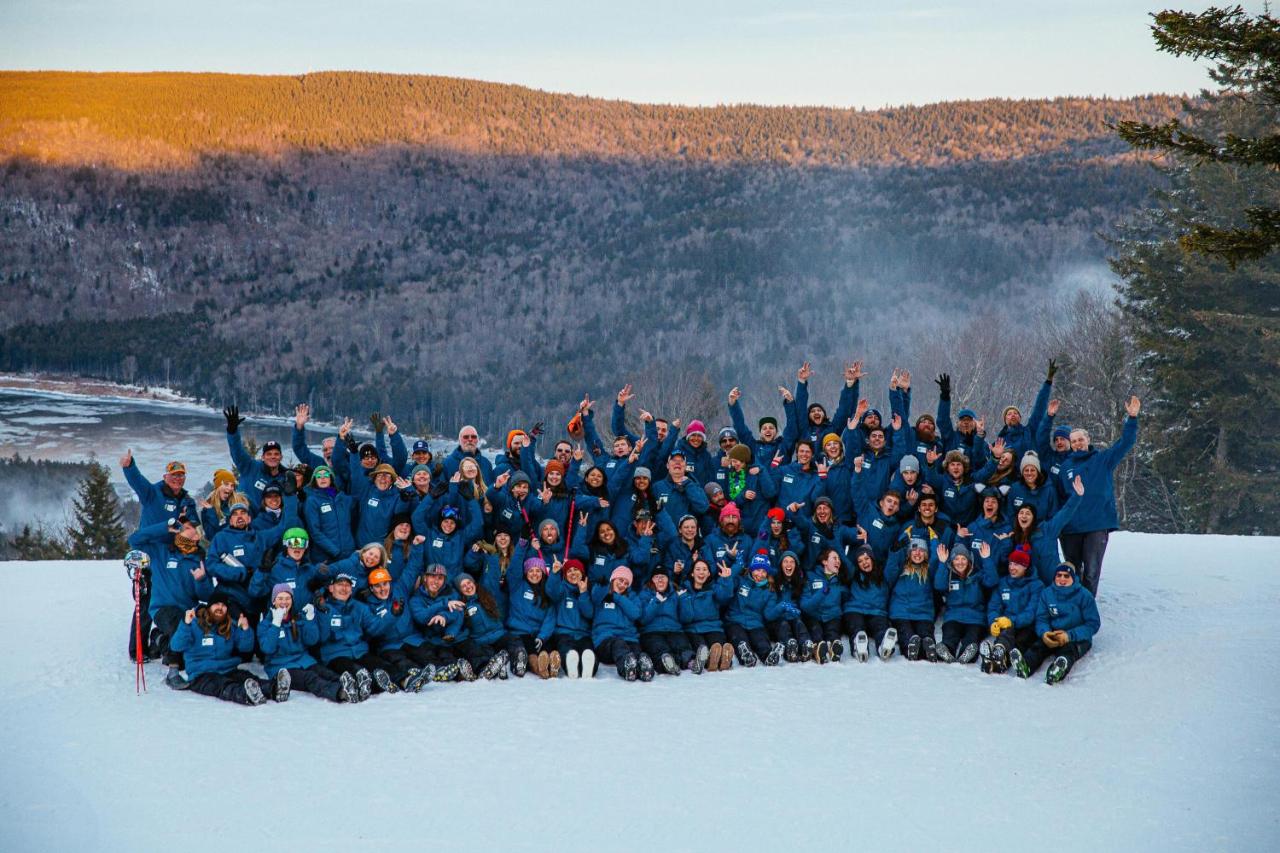 | Stroll to Slopes, Village Area, Ski in-out MtLodge 242