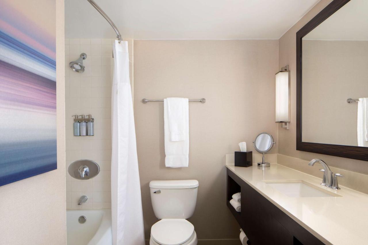 Junior King Suite - Hearing Accessible at Sonesta San Jose - Milpitas