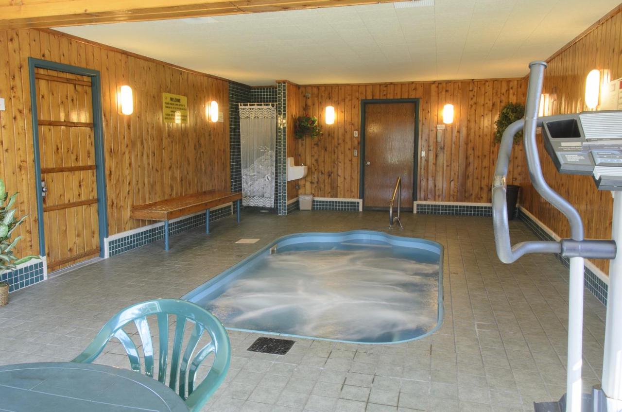 | North Star Hotel Pictured Rocks