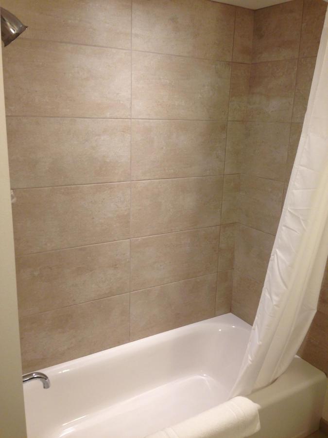 Deluxe Queen Room - Non-Smoking at Super 8 by Wyndham Belgrade/Bozeman Airport