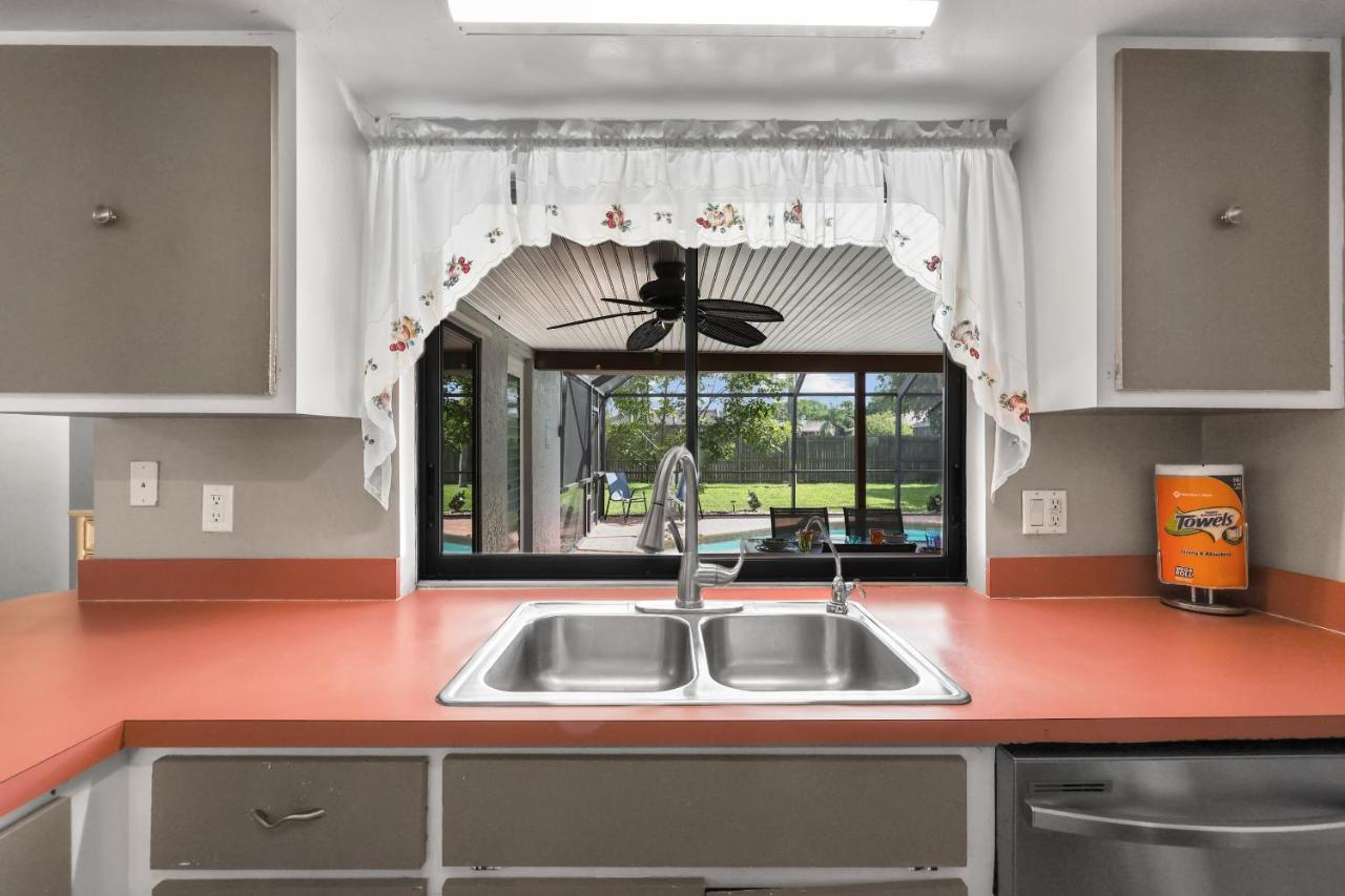 | Dream family vacation, pool fun, pet friendly - Villa Florida Flair