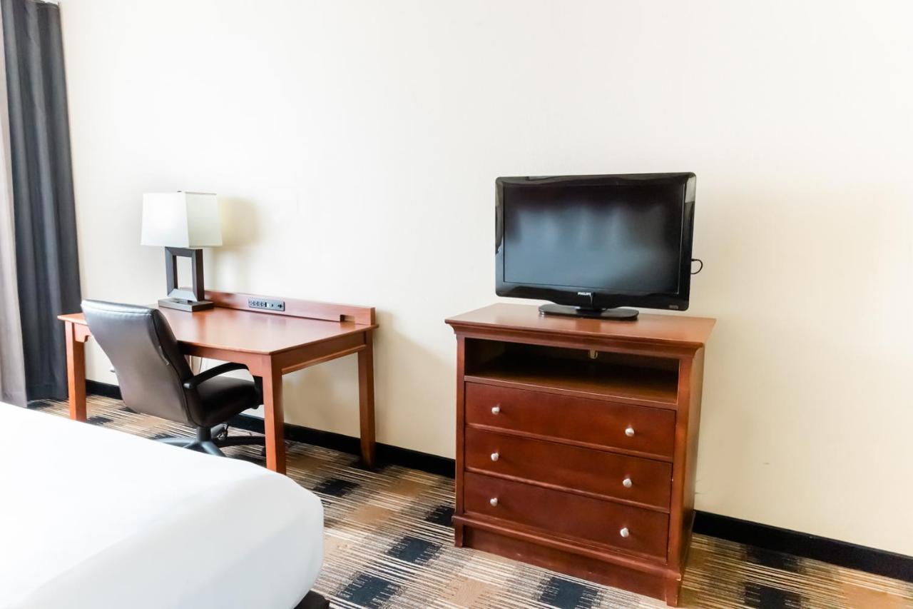 Standard King Room- Non Smoking at Country Inn & Suites by Radisson, Helen, GA