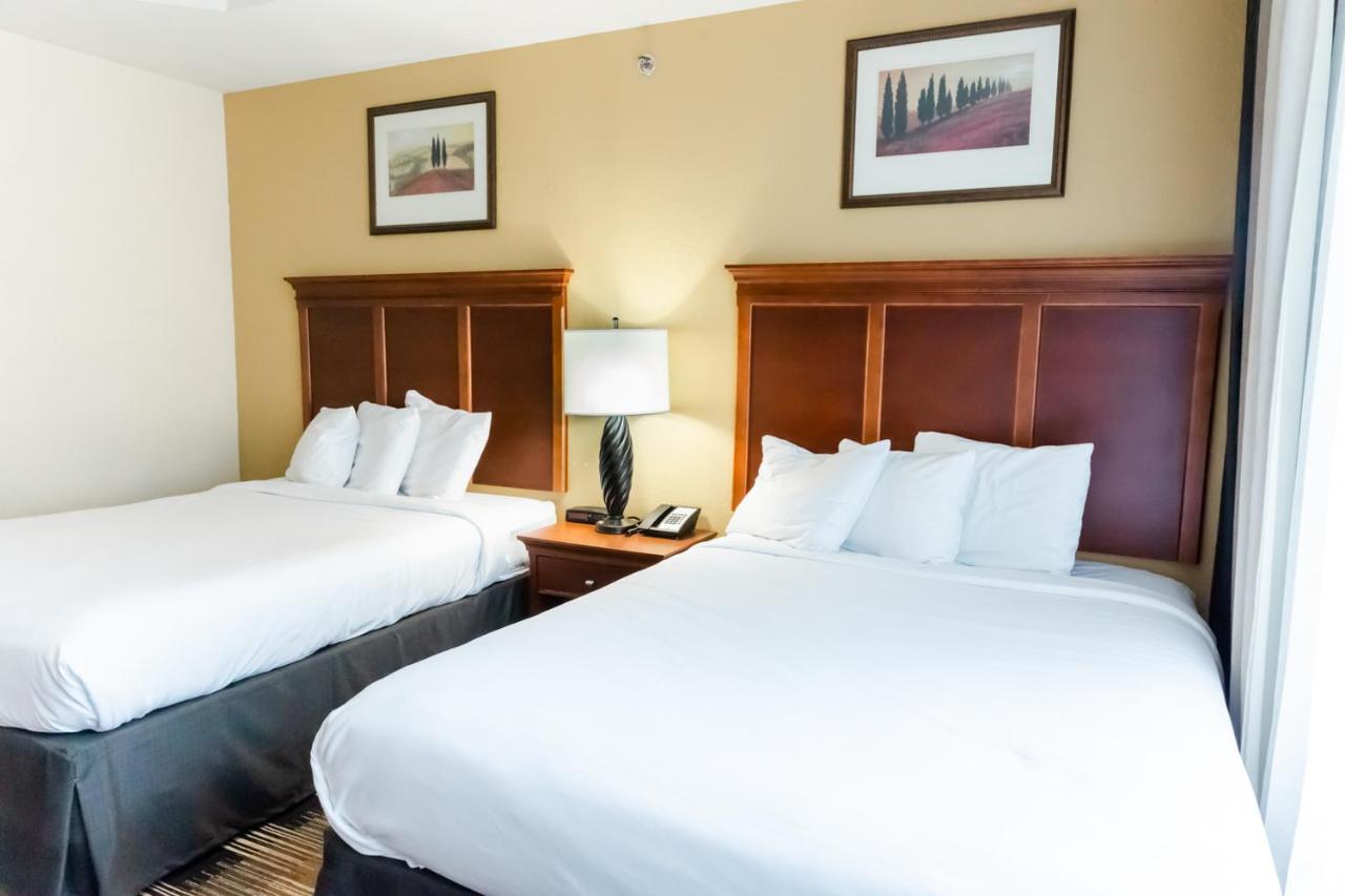 Standard Queen Room with Two Queen Beds- Non Smoking at Country Inn & Suites by Radisson, Helen, GA